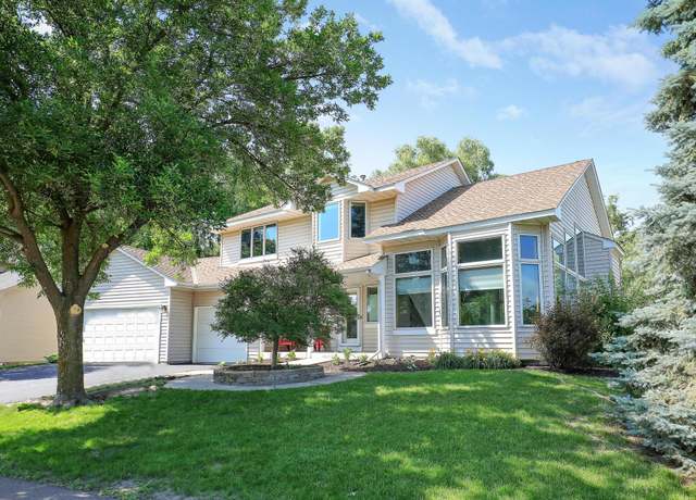 Property at 10902 N Eagle Lake Blvd, Maple Grove, MN 55369, 3 beds, 3 baths