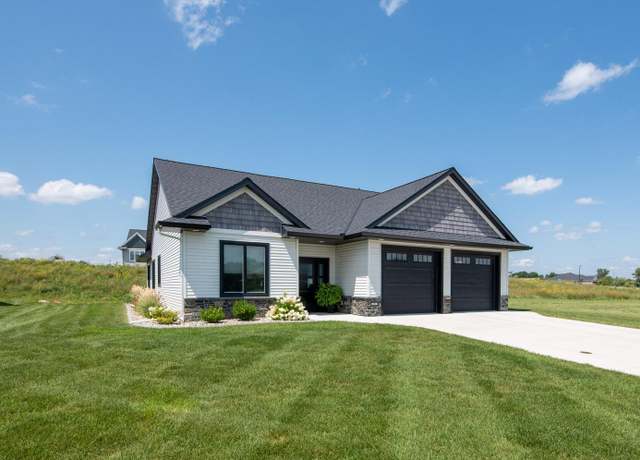 Property at 1026 Mahoe Way, Mankato, MN 56001, 2 beds, 2 baths