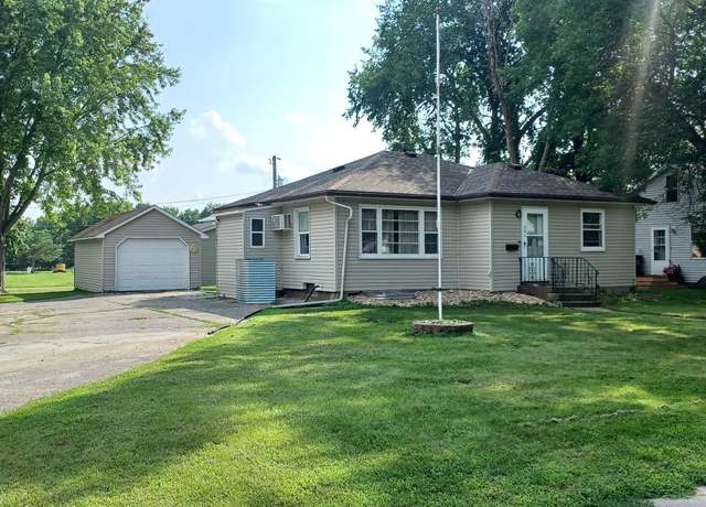 Property at 501 W 10th St, Morris, MN 56267, 3 beds, 2 baths