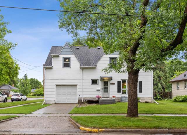Property at 302 14th St S, Moorhead, MN 56560, 4 beds, 2 baths