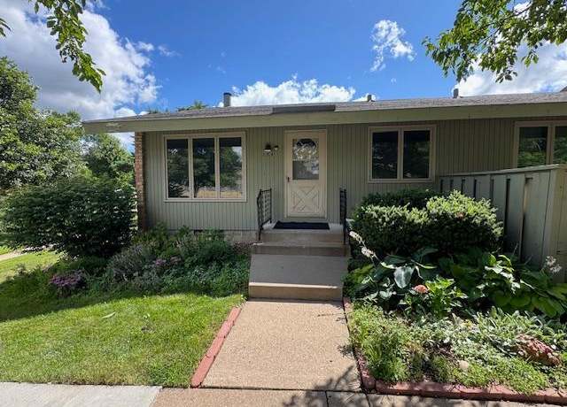 Property at 134 Windsor Ct, New Brighton, MN 55112, 2 beds, 2 baths