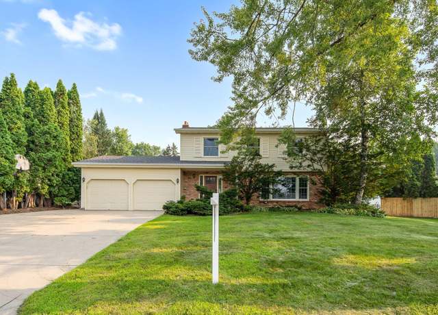 Property at 2246 Thomas Ln, White Bear Lake, MN 55110, 4 beds, 3 baths