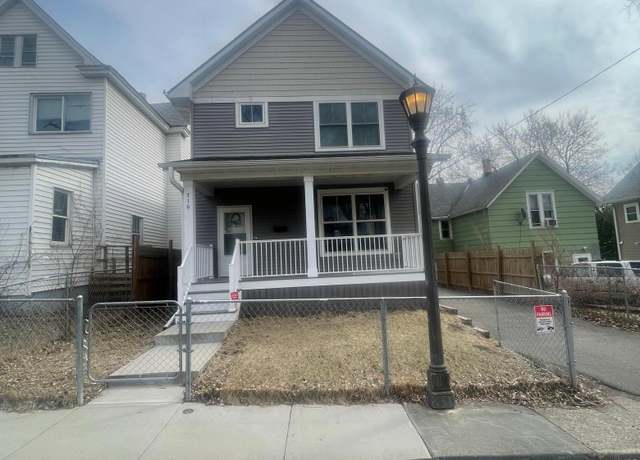 Property at 716 Desoto St, Saint Paul, MN 55130, 4 beds, 3 baths