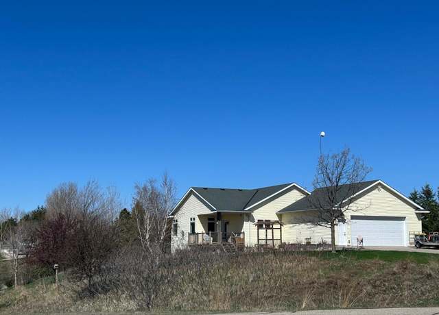 Property at 2016 37th Ave NW, Willmar, MN 56201, 5 beds, 3 baths