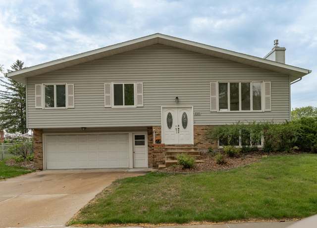 Property at 2324 4th Ave NW, Rochester, MN 55901, 4 beds, 3 baths