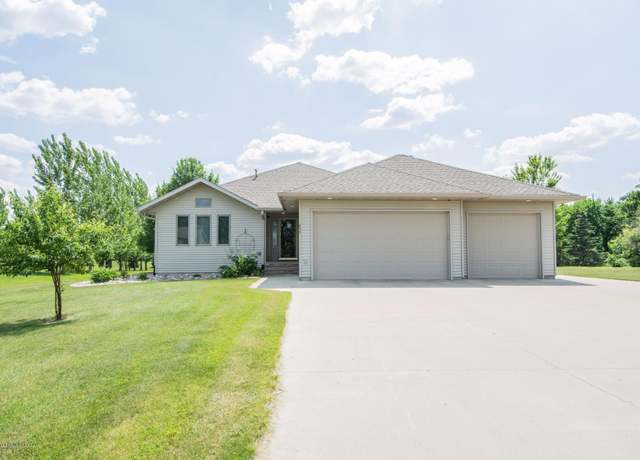 Property at 633 Leonards Way, Argusville, ND 58005, 5 beds, 3 baths