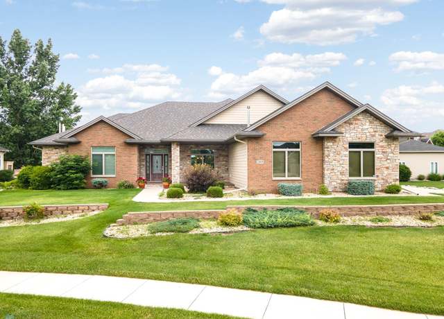 Property at 2009 Rose Creek Blvd S, Fargo, ND 58104, 4 beds, 4 baths