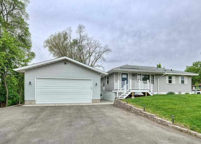 Property at 752 109th Ave NE, Blaine, MN 55434, 2 beds, 1 bath