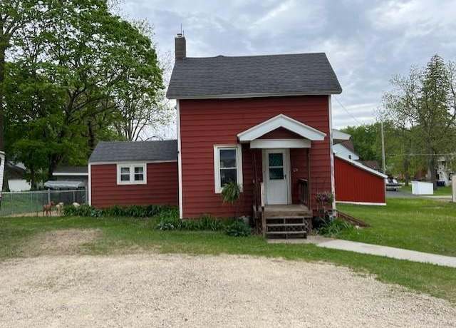 Property at 1554 Church Ave, Saint Charles, MN 55972, 3 beds, 1 bath