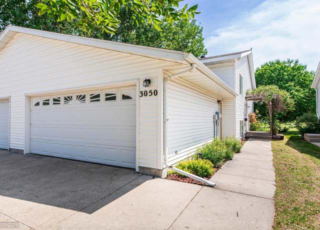 Property at 3050 18th St S, Fargo, ND 58103, 3 beds, 2 baths