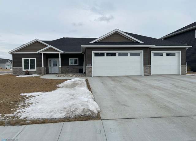 Property at 1579 Claire Dr S, Fargo, ND 58104, 3 beds, 2 baths