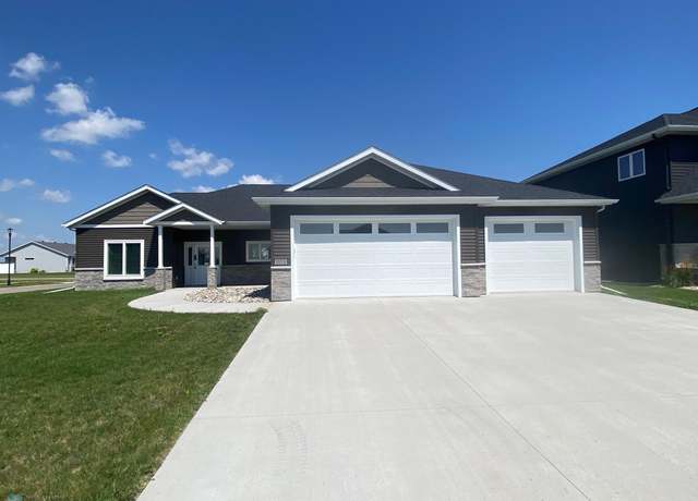 Property at 1579 Claire Dr S, Fargo, ND 58104, 3 beds, 2 baths
