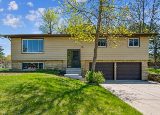 Property at 1401 Mitchell Dr, Faribault, MN 55021, 3 beds, 2 baths