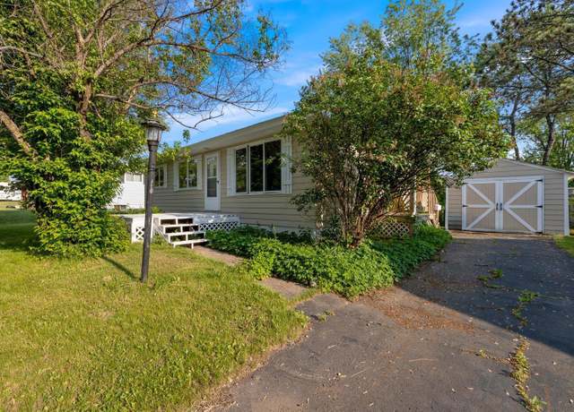 Property at 330 Andover Rd, Hoyt Lakes, MN 55750, 2 beds, 1 bath