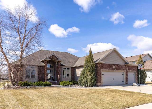 Property at 301 Edgewater Dr, West Fargo, ND 58078, 5 beds, 3 baths
