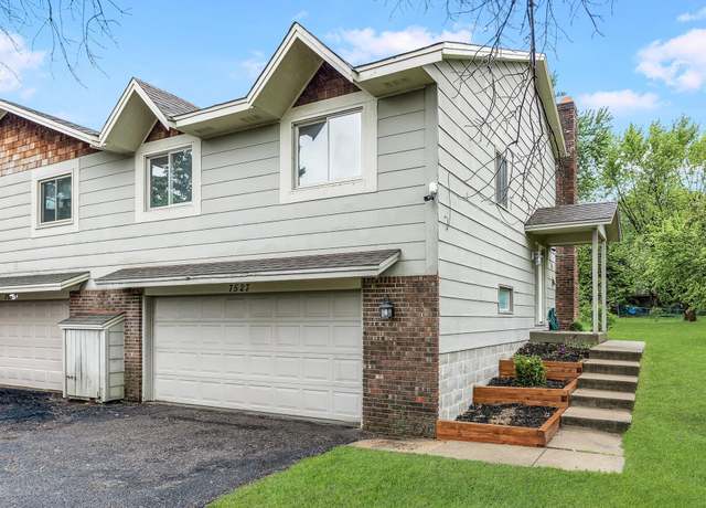 Property at 7527 W 102nd St, Bloomington, MN 55438, 3 beds, 2 baths