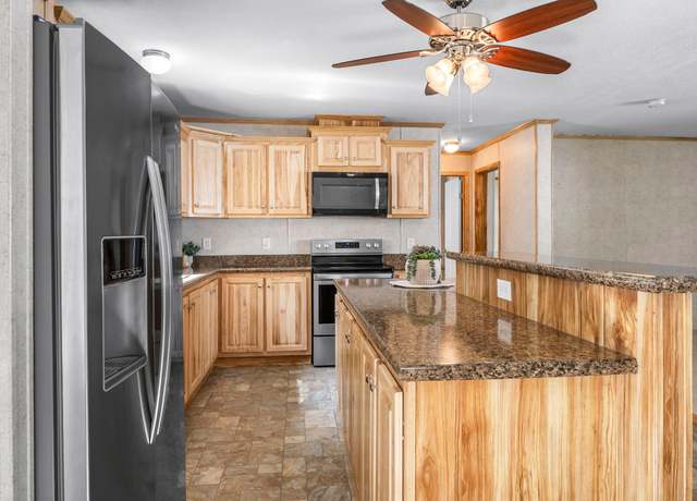 Property at 26750 Half Circle Ct #6, Wyoming, MN 55092, 3 beds, 2 baths