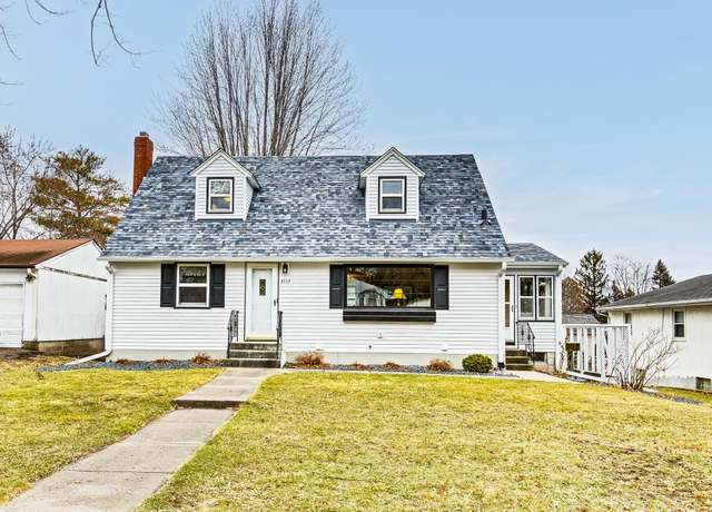Property at 2117 Belmont Ln E, North Saint Paul, MN 55109, 3 beds, 2 baths