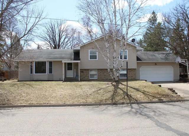 Property at 1010 2nd St SE, Bemidji, MN 56601, 5 beds, 3 baths