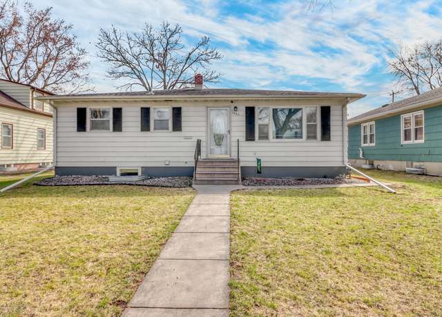 Property at 1537 12th St N, Fargo, ND 58102, 4 beds, 2 baths