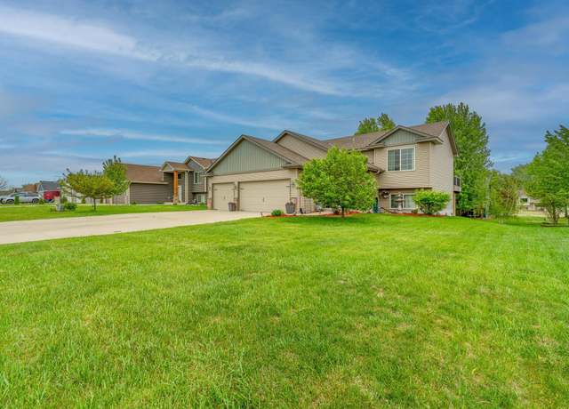 Property at 345 Horizon Dr, Le Center, MN 56057, 4 beds, 2 baths