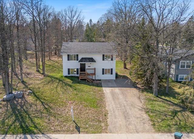 Property at 1607 SE 7th Ave, Grand Rapids, MN 55744, 3 beds, 2 baths