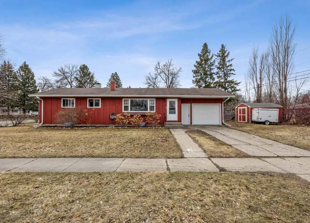 Property at 1821 18th Ave S, Moorhead, MN 56560, 4 beds, 2 baths