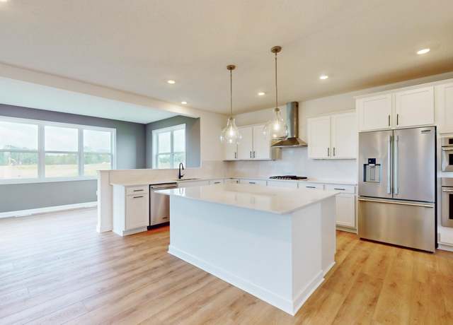 Property at 10540 Kingsview Ln N, Maple Grove, MN 55369, 5 beds, 4 baths
