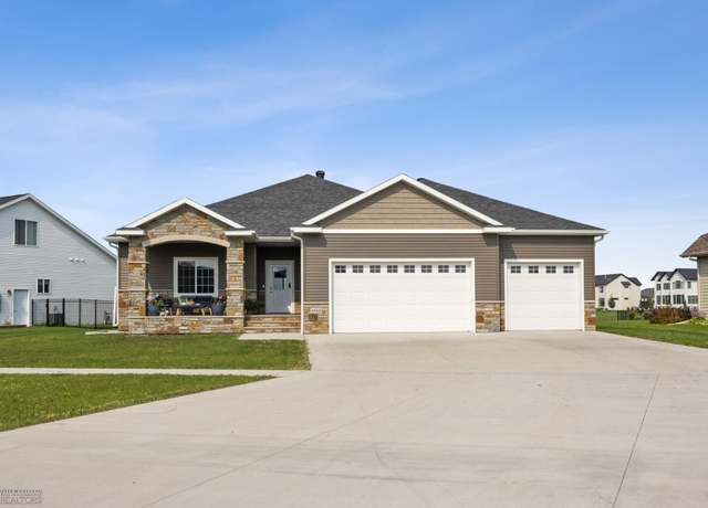 Property at 6884 21st St S, Fargo, ND 58104, 5 beds, 3 baths