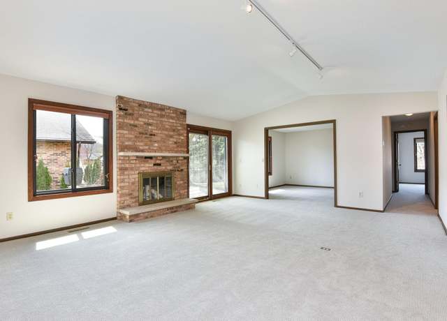 Property at 1021 Yuma Ln N, Plymouth, MN 55447, 2 beds, 2 baths