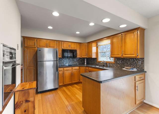 Property at 938 34th Ave N, Saint Cloud, MN 56303, 3 beds, 2 baths