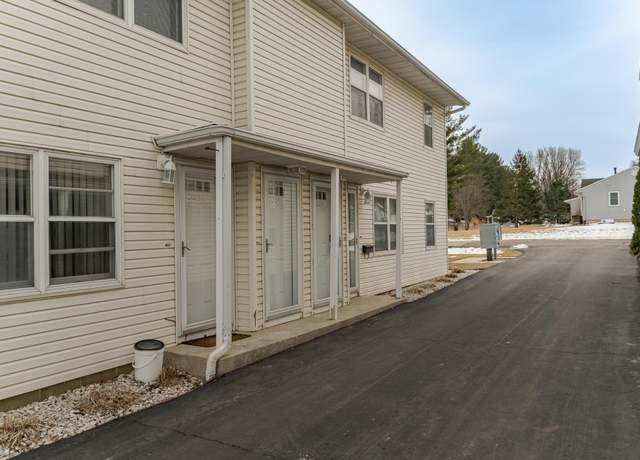 Property at 2231 3rd St SW, Rochester, MN 55902, 2 beds, 1 bath