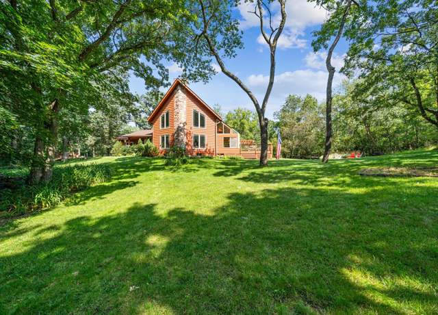 Property at 552 Omaha Rd, Troy Twp, WI 54016, 4 beds, 3 baths