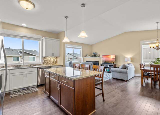 Property at 10883 Retreat Ln, Woodbury, MN 55129, 3 beds, 3 baths
