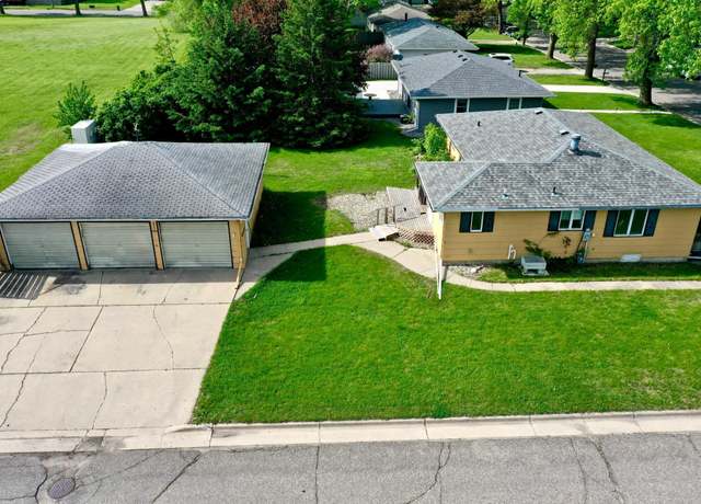 Property at 361 14th St SE, Willmar, MN 56201, 3 beds, 2 baths