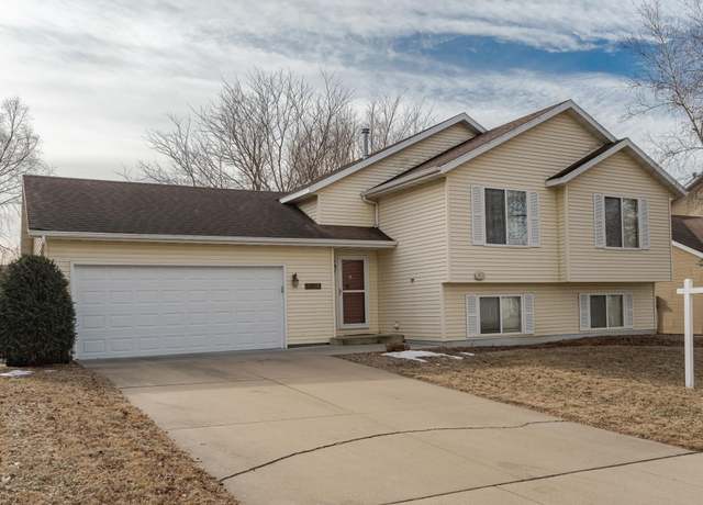 Property at 4456 57th St NW, Rochester, MN 55901, 3 beds, 2 baths