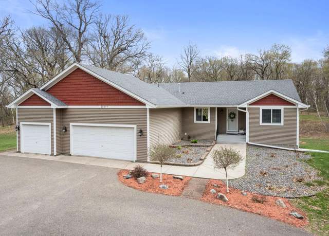 Property at 25377 Eureka Ave, Wyoming, MN 55092, 4 beds, 3 baths