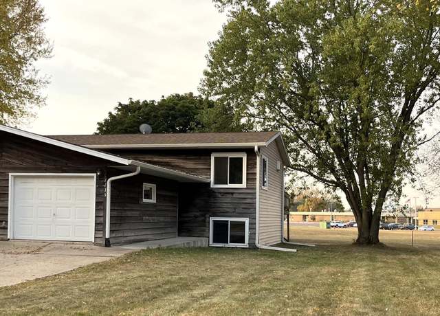 Property at 1135 20th St, Windom, MN 56101, 2 beds, 1 bath