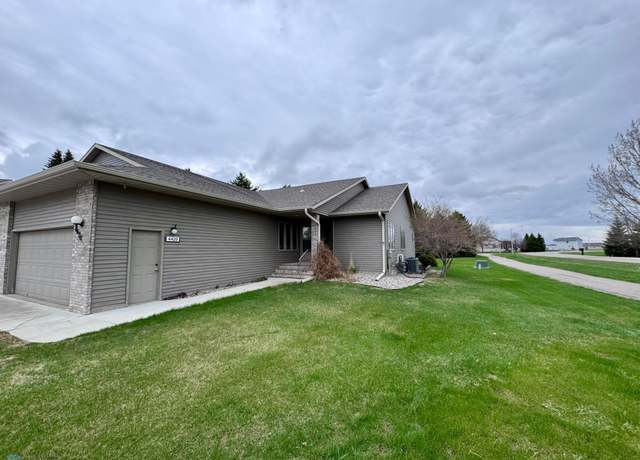 Property at 4420 S River Haven Rd, Moorhead, MN 56560, 3 beds, 3 baths