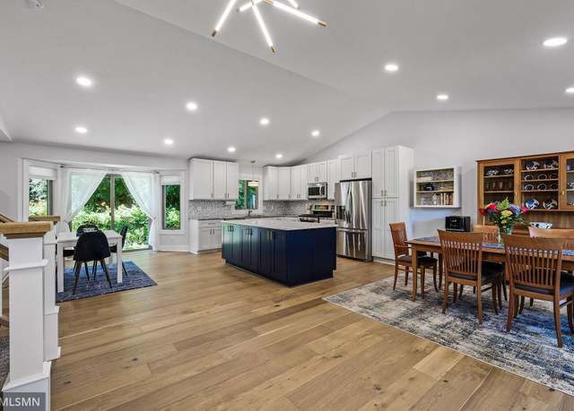 Property at 10069 Fox Run Rd, Woodbury, MN 55129, 4 beds, 3 baths