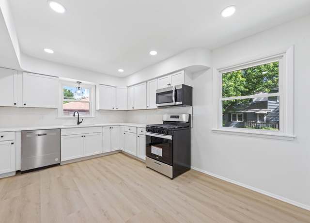 Property at 825 Holley Ave, Saint Paul Park, MN 55071, 3 beds, 2 baths