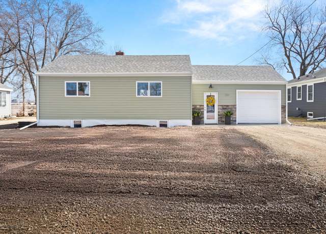 Property at 206 1st Ave S, Mooreton, ND 58061, 3 beds, 1 bath