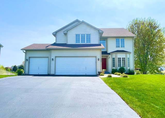 Property at 1986 Mathias Rd, Shakopee, MN 55379, 4 beds, 3 baths