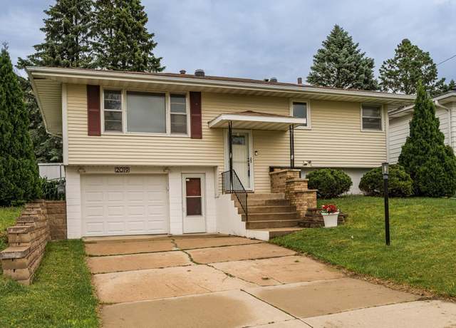 Property at 2019 18 1/2 St NW, Rochester, MN 55901, 3 beds, 2 baths