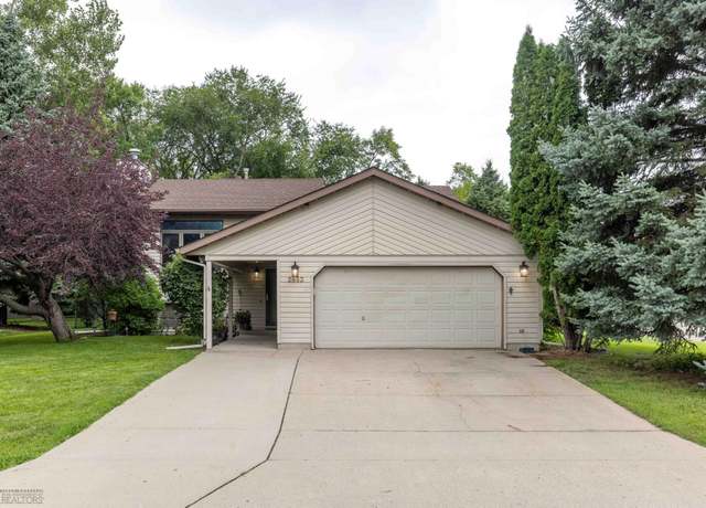 Property at 2853 26th Street Cir S, Moorhead, MN 56560, 4 beds, 2 baths