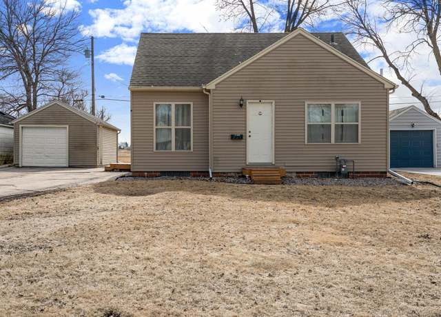 Property at 221 E Park St, Owatonna, MN 55060, 3 beds, 1 bath