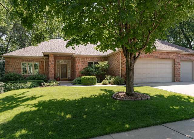 Property at 1062 23rd Ave SW, Rochester, MN 55902, 5 beds, 3 baths