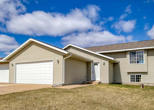 Property at 17558 142nd Ave, Eagle Point Twp, WI 54748, 3 beds, 3 baths