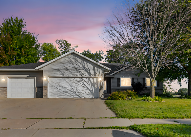 Property at 3102 8th Ave NW, Faribault, MN 55021, 5 beds, 3 baths