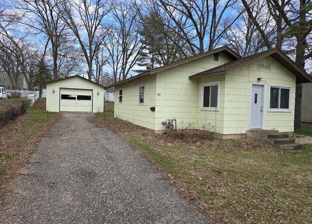 Property at 1115 Rossman Ave, Detroit Lakes, MN 56501, 1 bed, 1 bath
